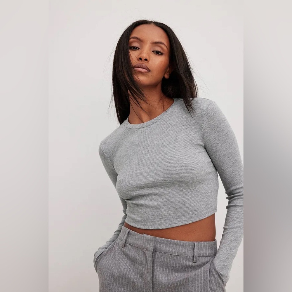 NA-KD round neck ribbed long sleeve crop top NWT
